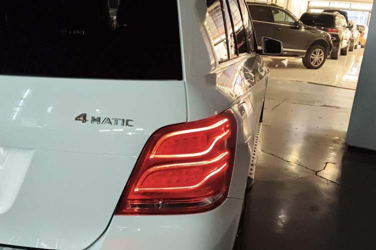 Used Mercedes-Benz GLK-Class 2013 GLK 300 4MATIC Dynamic Sunroof Model
