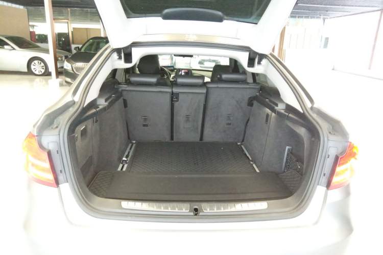 Used BMW 3 Series GT 2016 320i Fashion Model
