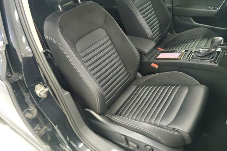 Used Volkswagen Magotan 2020 330TSI DSG Leading Model
