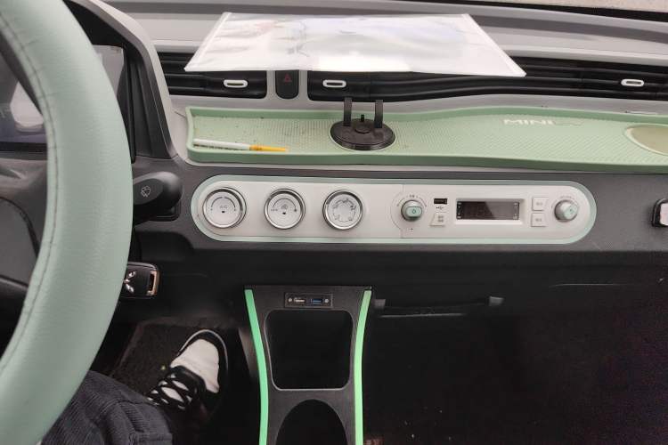 Used Wuling Hongguang MINIEV 2021 Macaron Premium Model – Lithium-NMC