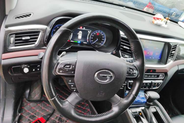 Used GAC Trumpchi GS8 2017 320T Two-Wheel Drive Luxury Smart Connectivity Version (7 Seats)
