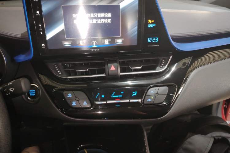 Used Toyota IZOA 2020 2.0L Enjoy Edition
