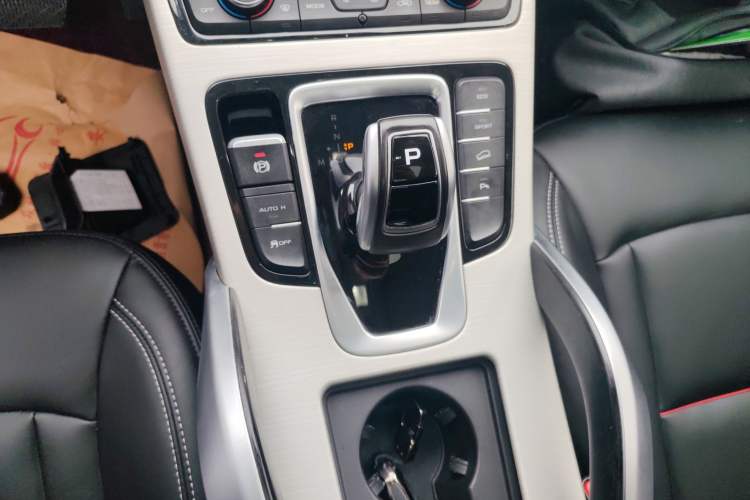 Used Geely Auto Emgrand X7 Sport 2020 1.8TD DCT Two-Wheel Drive Smart Connect 4G-Enabled Version