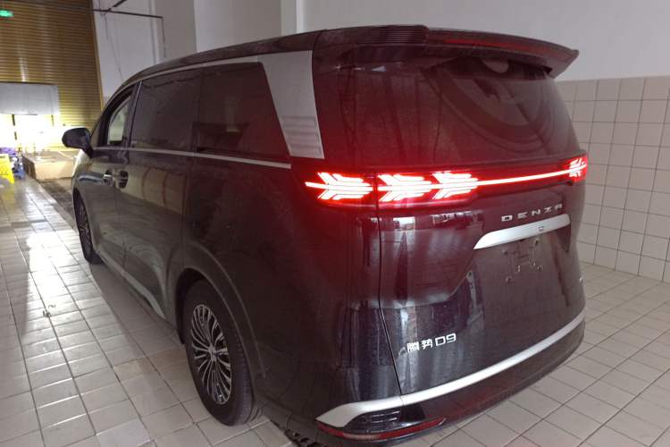 Used Denza D9 2024 DM-i 1050 Luxury Model