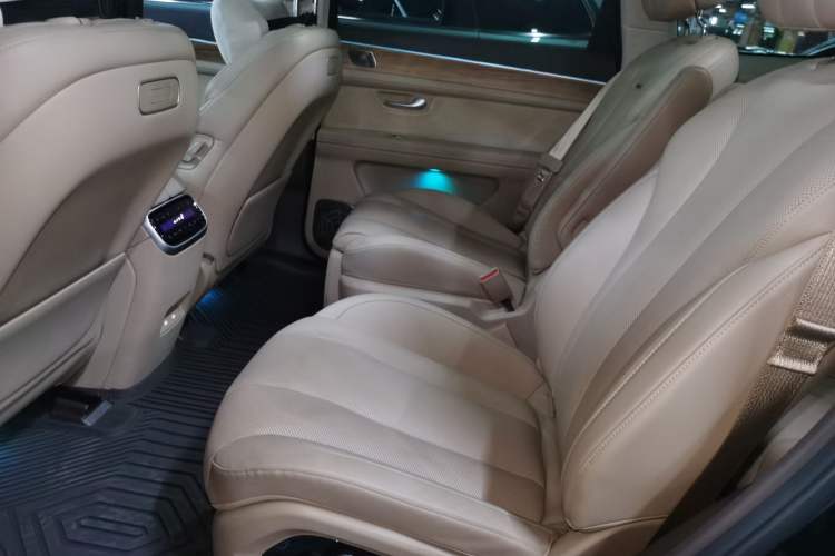 Used Hima AITO M7 2024 1.5T Intelligent Driving Rear-Drive Max Edition 6 Seats
