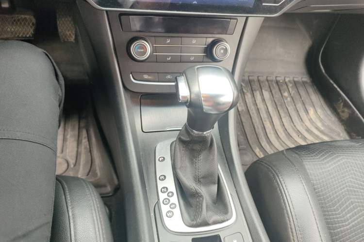 Used MG 6 2015 Hatchback 1.8T 90th Anniversary Track Champion Edition Automatic inkaNet Elite Model
