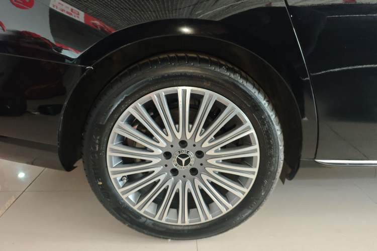 Used Mercedes-Benz E-Class 2023 Updated E 300 L Fashion Edition
