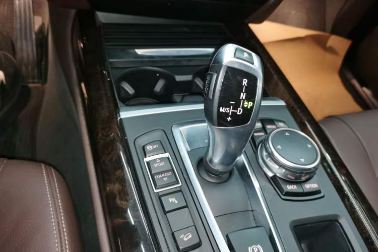 Used BMW X5 2015 xDrive28i
