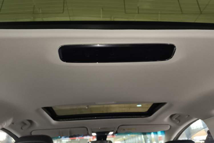 Used Honda Elysion 2019 2.0L Hybrid Luxury Edition
