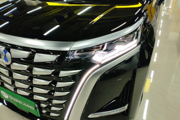 Used Denza D9 2022 DM-i 970 Four-Wheel Drive Flagship Model
