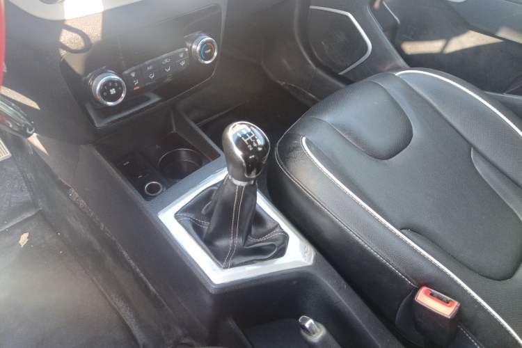 Used  Refine S2 2015 1.5L Manual Luxury Model
