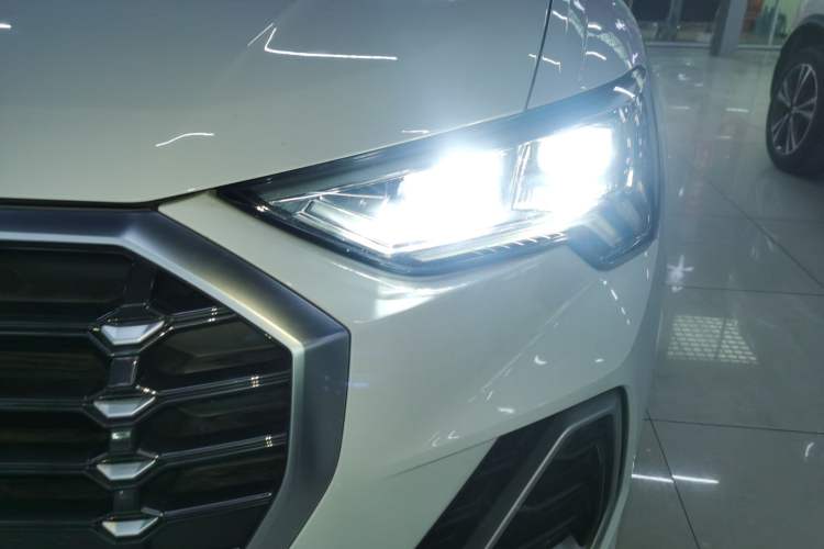 Used Audi Q3 2021 40 TFSI Fashion Dynamic Model

