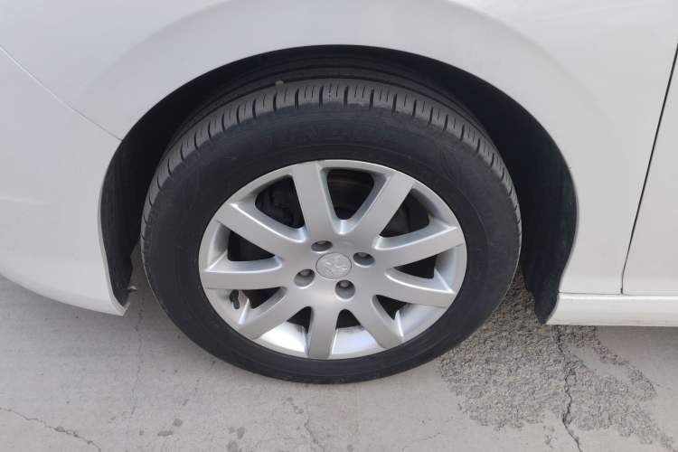 Used Peugeot 308 2014 Enjoy Edition Classic 1.6L Manual YouShang Model
