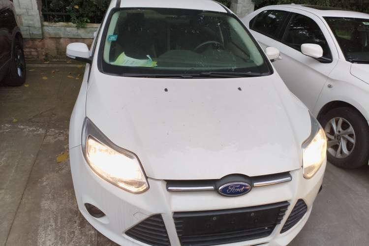 Used Ford Focus 2012 Sedan 1.6L Automatic Comfort Model
