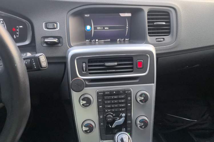 Used Volvo V60 2017 T5 Zhiyi Edition China V Standard