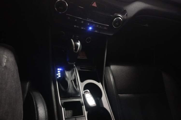 Used Hyundai Tucson 2018 1.6T Dual-Clutch Two-Wheel Drive 15th Anniversary Special Edition