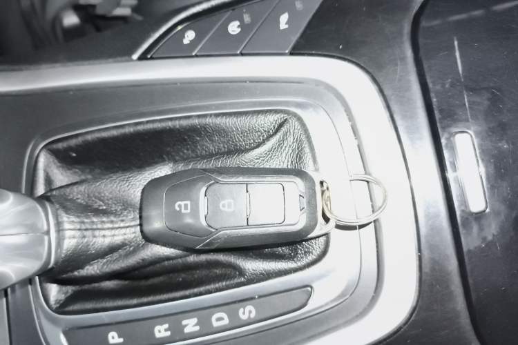 Used Ford Edge 2015 2.0T GTDi Four-Wheel Drive Prestige Model
