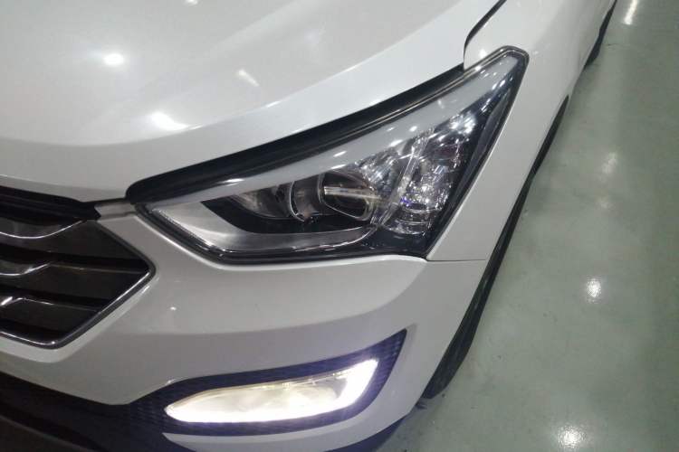 Used Hyundai Santa Fe 2013 2.4L Automatic Two-Wheel Drive Smart Version
