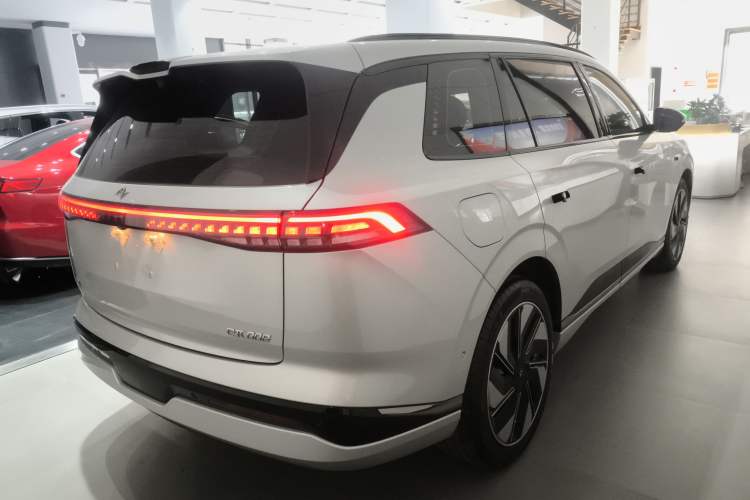 Used  eπ008 2024 210Max Range-Extended Version 6 Seats
