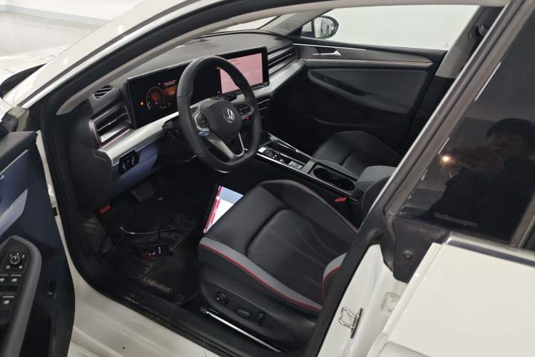 Used Volkswagen Lamando 2024 Lavida L 280TSI DSG Cool & Spicy Edition
