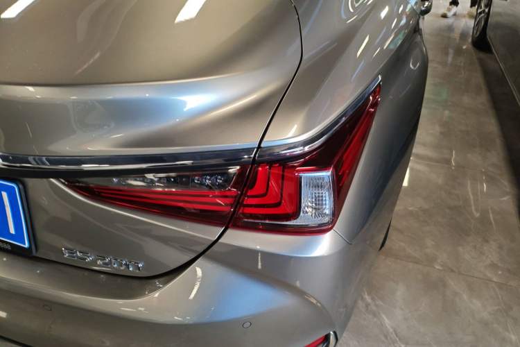 Used Lexus ES 2020 200 Excellence Edition
