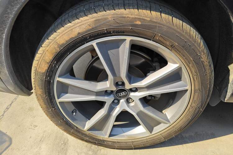 Used Audi Q5L 2022 45T Luxury Elegant Model
