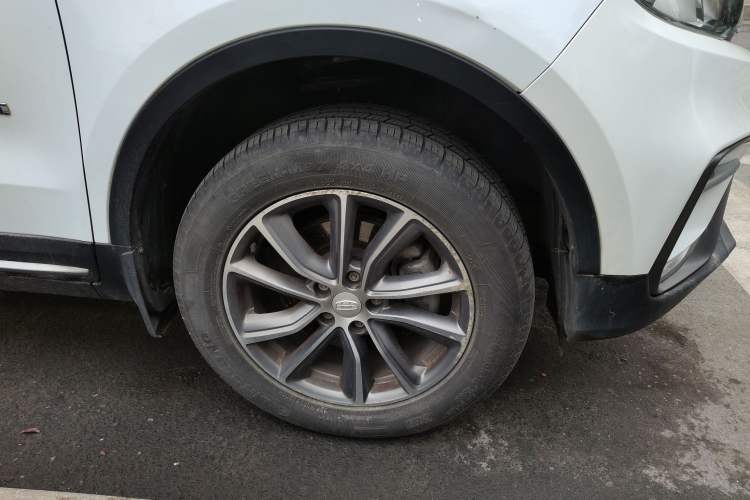 Used Geely Auto Emgrand X7 Sport 2018 1.8TD Manual Two-Wheel Drive Zhiya Model
