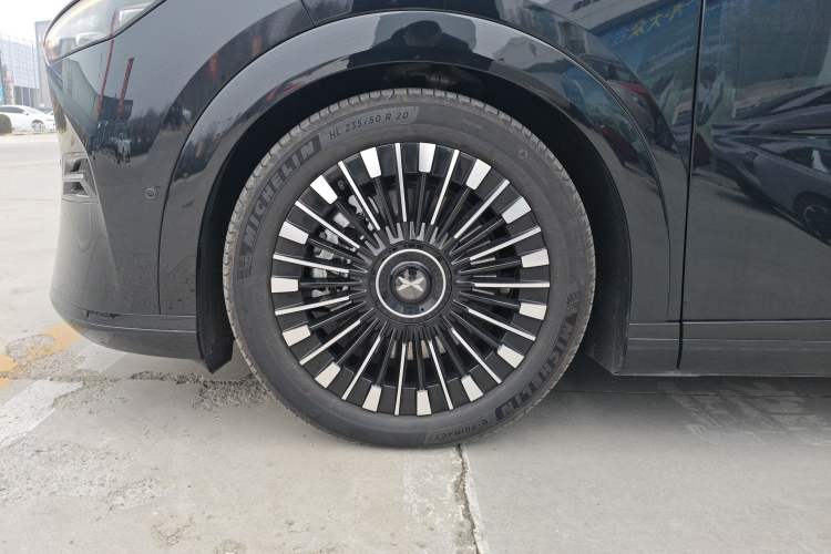 Used XPeng X9 2025 740 Ultra-Long Range Max
