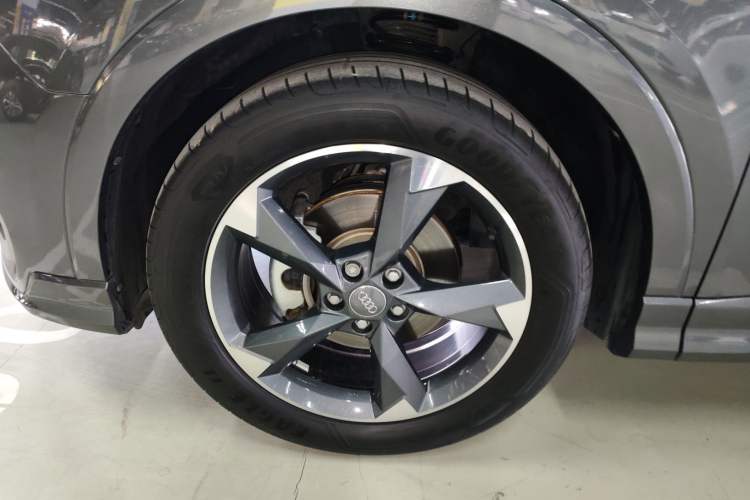 Used Audi Q3 2020 35 TFSI Fashion Dynamic Model