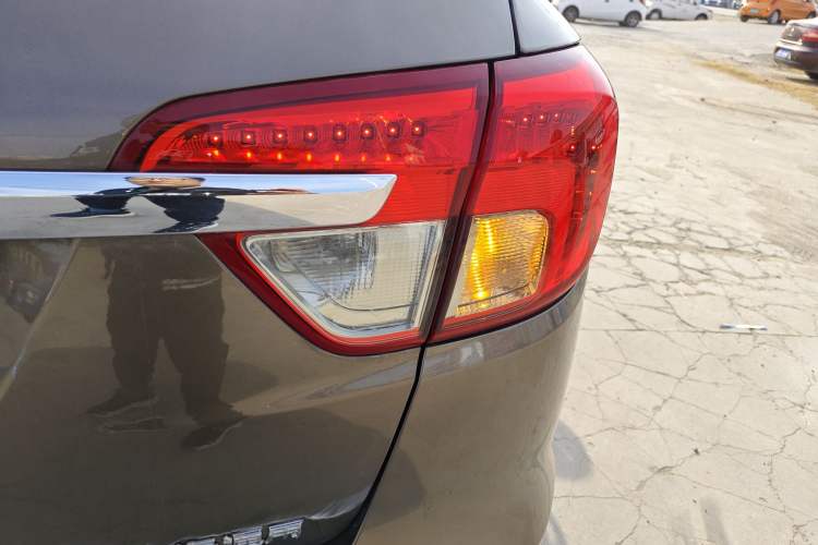 Used Buick Envision 2016 20T Two-Wheel-Drive Elite Model
