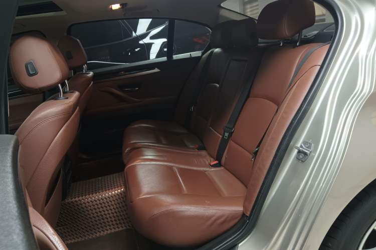 Used BMW 5 Series 2014 520Li Elegant Model
