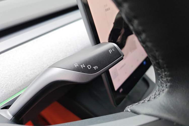 Used Tesla Model Y 2023 Rear-Wheel-Drive Version
