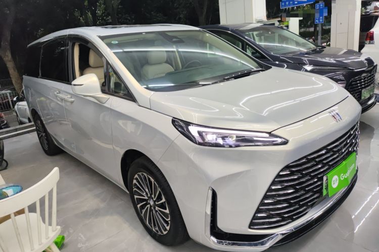 Used Buick GL8 New Energy 2025 Lu Shang Luxury Edition 7-Seater
