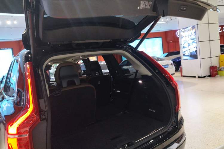 Used Volvo XC90 2020 Facelifted T6 Zhiyi Luxury 7-Seater
