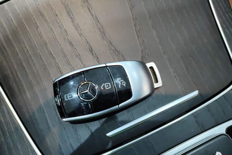 Used Mercedes-Benz E-Class 2021 E 300 L Sporty and Stylish Model
