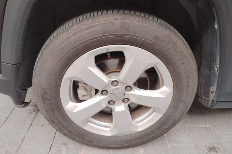 Used  Compass 2019 220T Automatic Enjoyment Version
