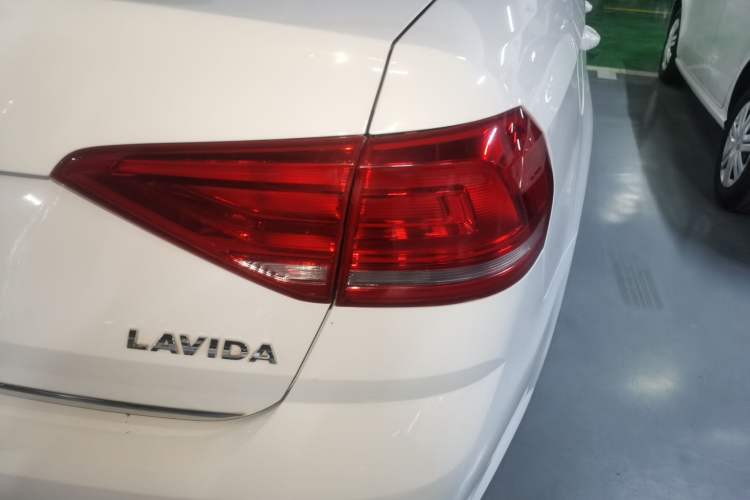 Used Volkswagen Lavida 2017 1.6L Automatic Comfort Edition