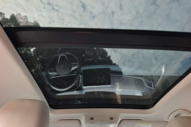 Used Volkswagen Tharu 2023 300TSI Two-Wheel-Drive Full Moon Edition
