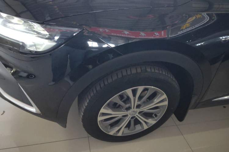 Used Buick Envision 2023 Encore Plus 652T Five-Seat Luxury Model
