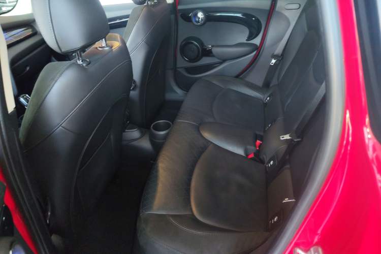 Used  MINI 2019 1.5T COOPER Artist Five-Door Edition
