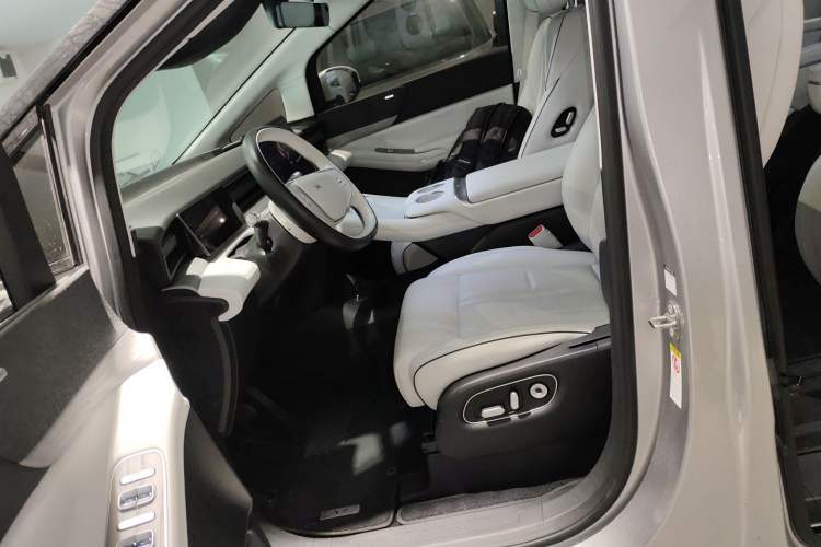 Used XPeng X9 2024 702 Ultra-Long Range Max