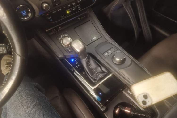 Used Lexus ES 2017 200 30th Anniversary Edition
