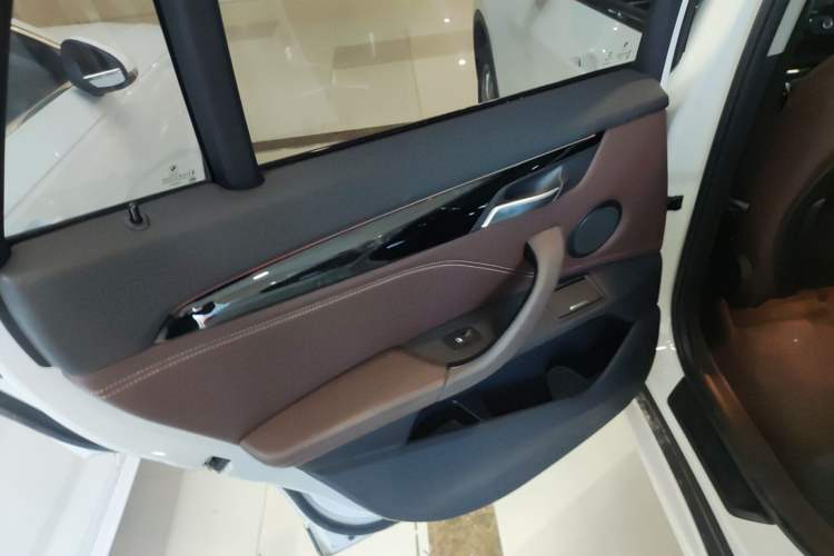 Used BMW X1 2018 xDrive20Li Luxury Model
