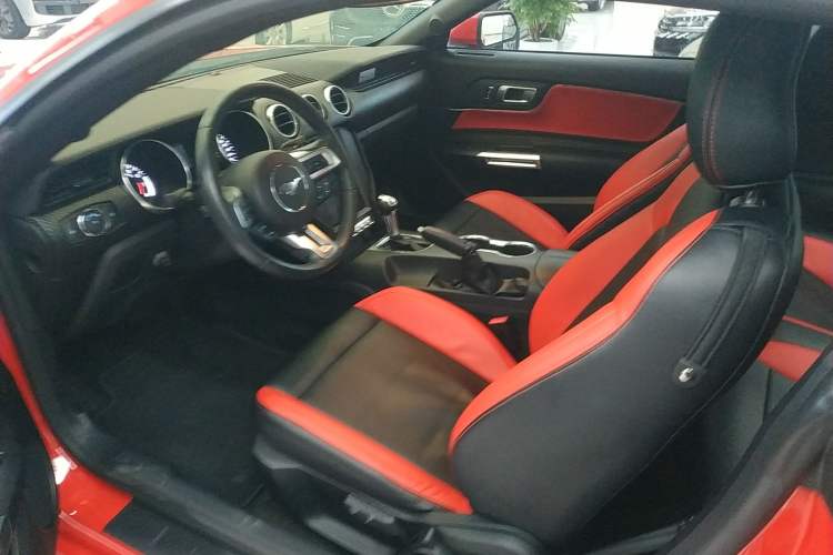 Used Ford Mustang 2018 2.3T Automatic Hardtop Standard Trim U.S. Specification
