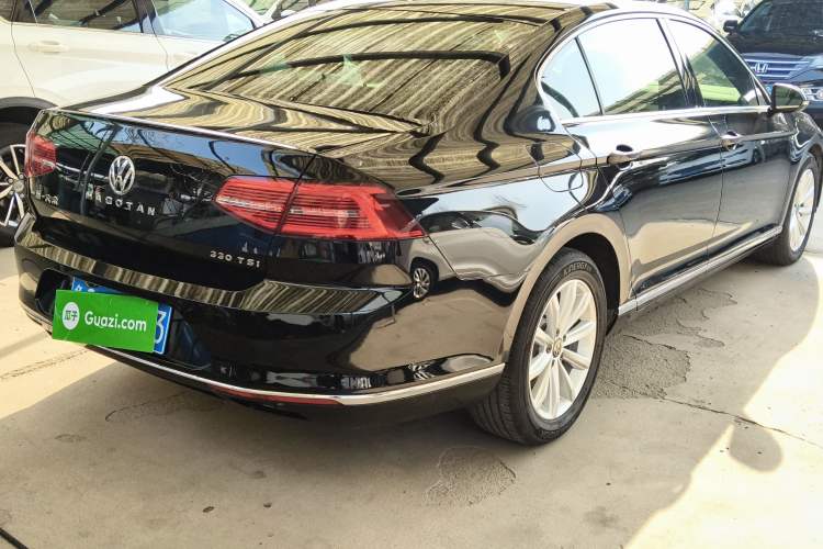 Used Volkswagen Magotan 2017 330TSI DSG Leading Model
