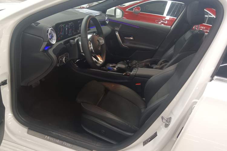 Used Mercedes-Benz A-Class 2022 Revised Version A 200 L Sport Sedan Fashionable Style