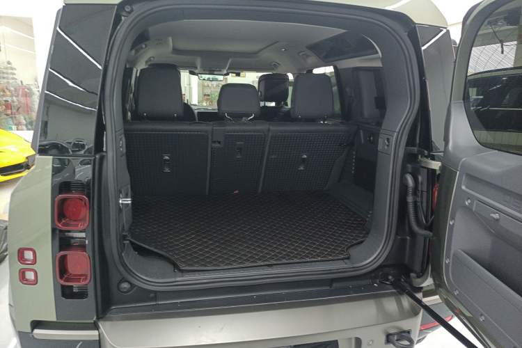 Used Land Rover Defender 2022 110 P400 X-DYNAMIC HSE
