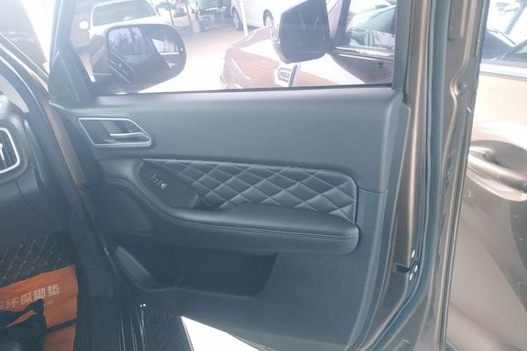 Used Great Wall Poer 2021 2.0T Global Version Passenger Automatic Diesel Two-Wheel Drive Comfort Trim Standard Cab GW4D20M
