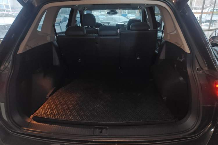 Used Volkswagen Tiguan L 2020 330TSI Automatic Two-Wheel Drive Smart Luxury Edition China VI Standard
