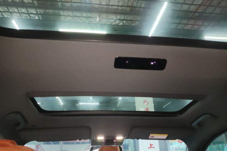 Used Li Auto L8 2023 Pro Model
